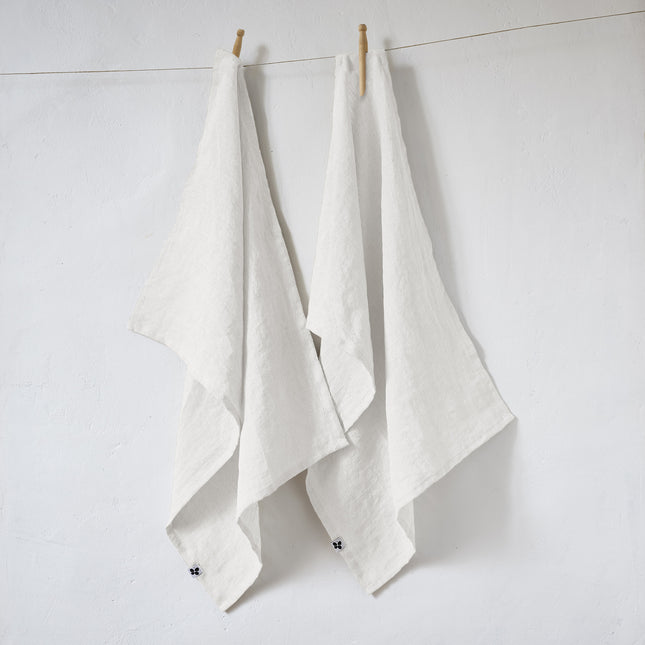 SOLINE Collection, Set of 2 Kitchen Towels in Washed Linen, Craie (white)