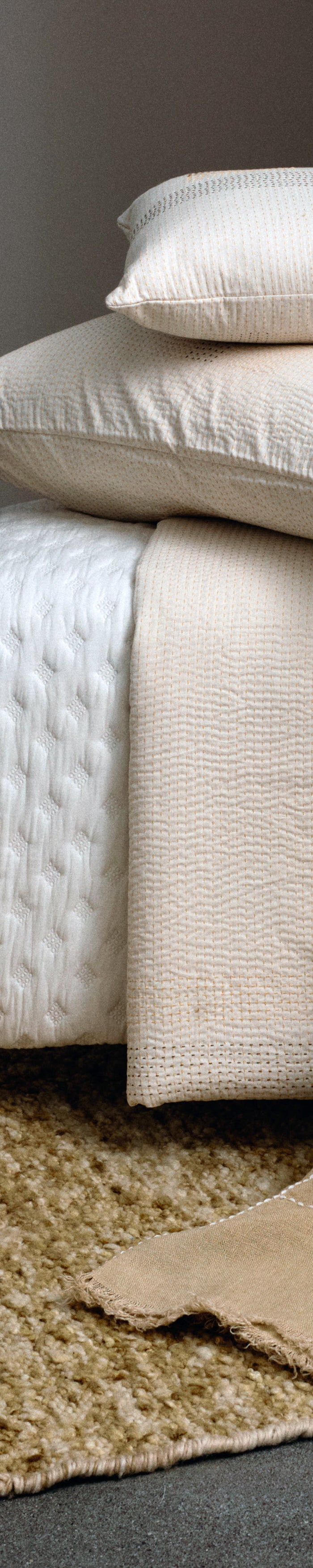 <h1>Home Décor with Heart</h1>