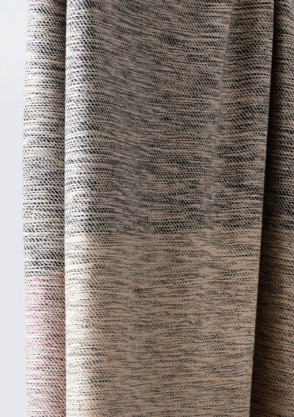 Ombre Throw in Merino Wool - Rice and Amethyst