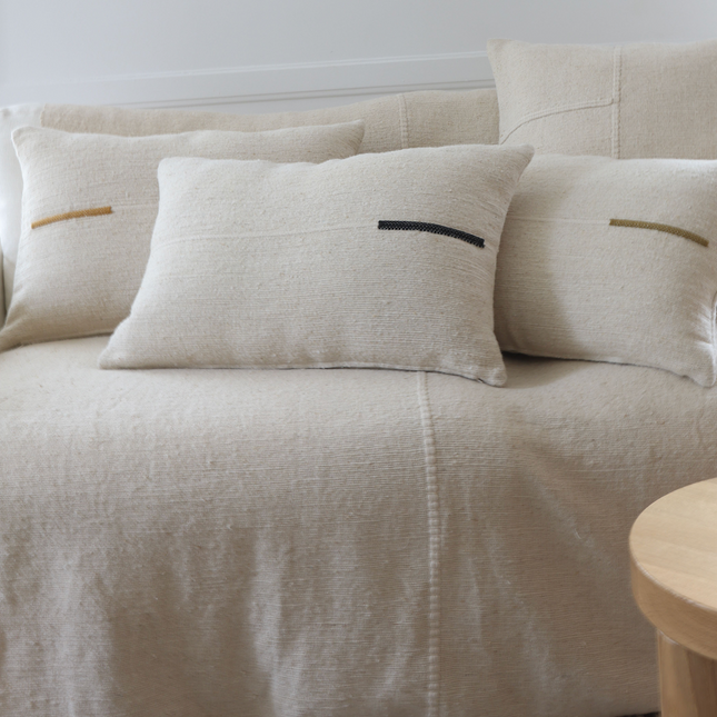 Sema Throw in 100% Nettle Fiber, Natural.